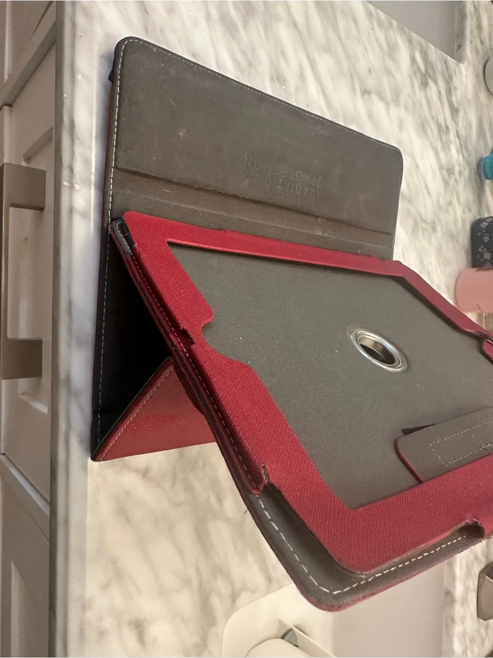 EMF blocking Red Tablet Rotating Folio Case - Safesleeve